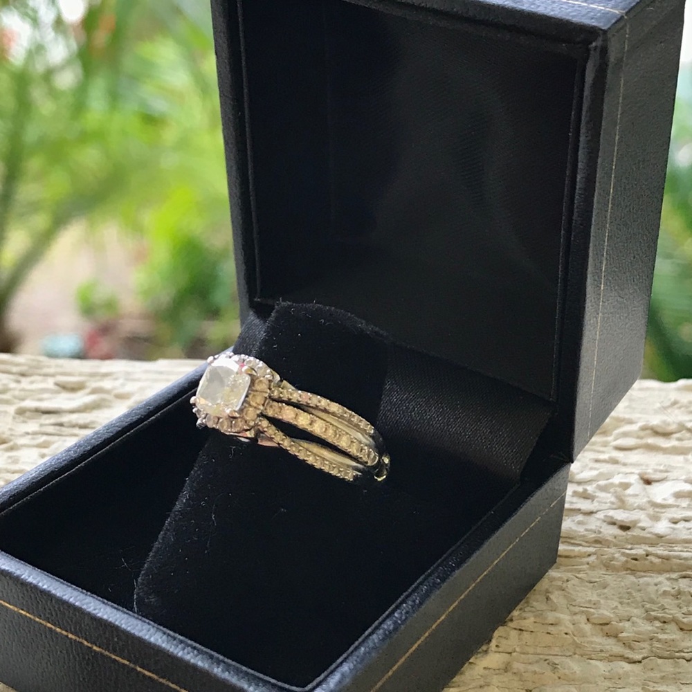 Engagement/Wedding set all authentication paperwork enclosed. 8,150.00 appraisal